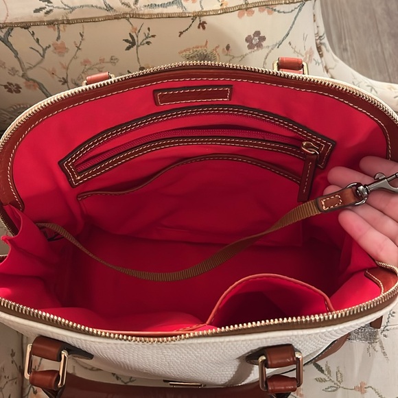 dooney & bourke white purse - Picture 4 of 7